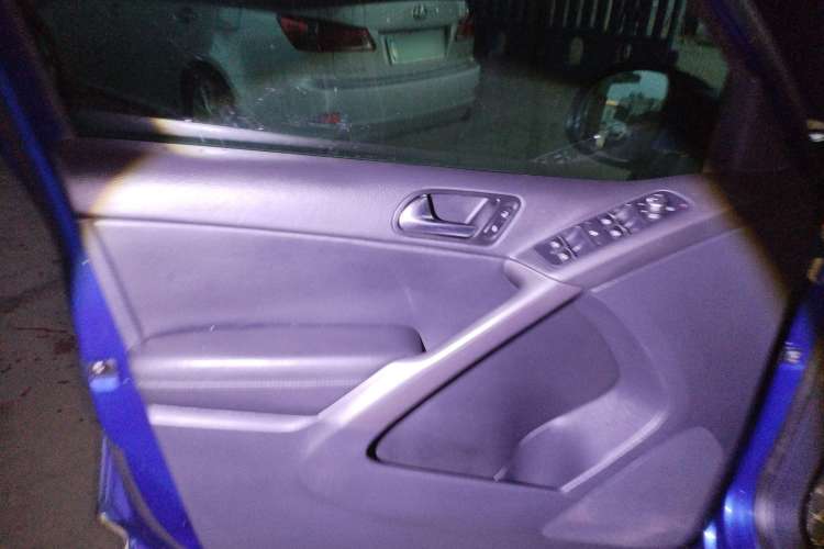 Used Volkswagen Tiguan 2012 1.8TSI Automatic Two-Wheel Drive Trend Edition Left Front Door Interior