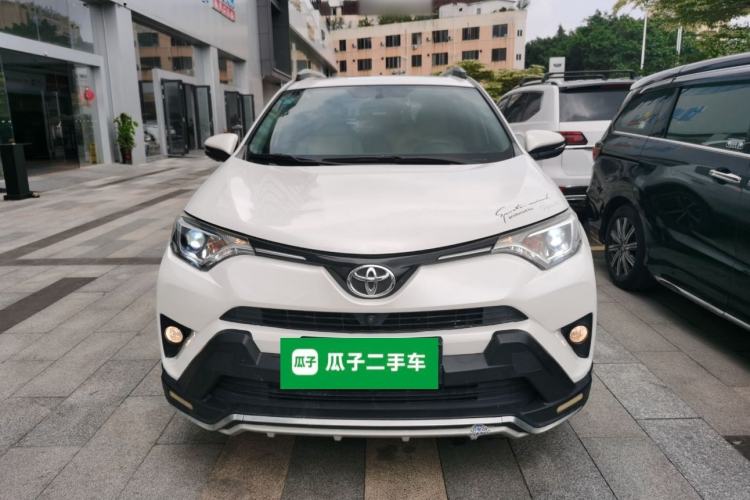 Used Toyota RAV4 2016 2.0L CVT Two-Wheel Drive Fashion Edition China V Standard