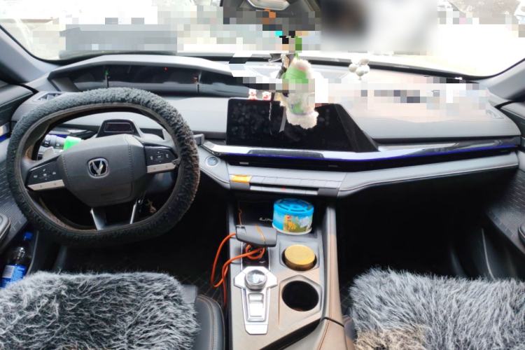 Used CHANGAN UNI-V 2024 1.5T Prestige Edition Center Console