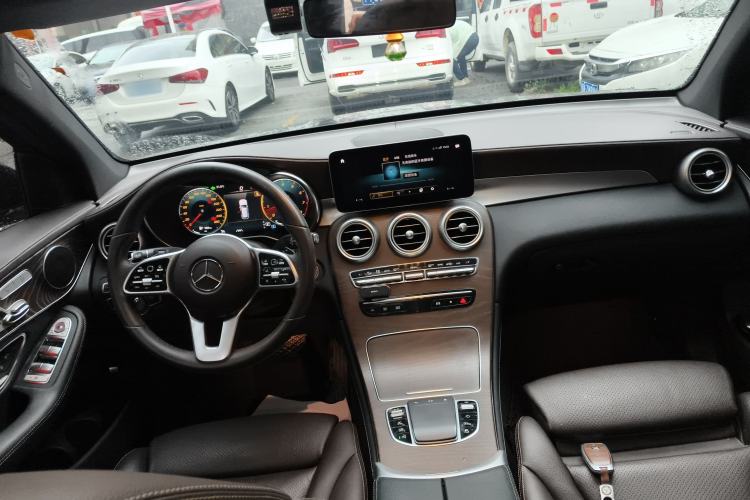 Used Mercedes-Benz GLC 2020 GLC 300 L 4MATIC Dynamic Edition Center Console