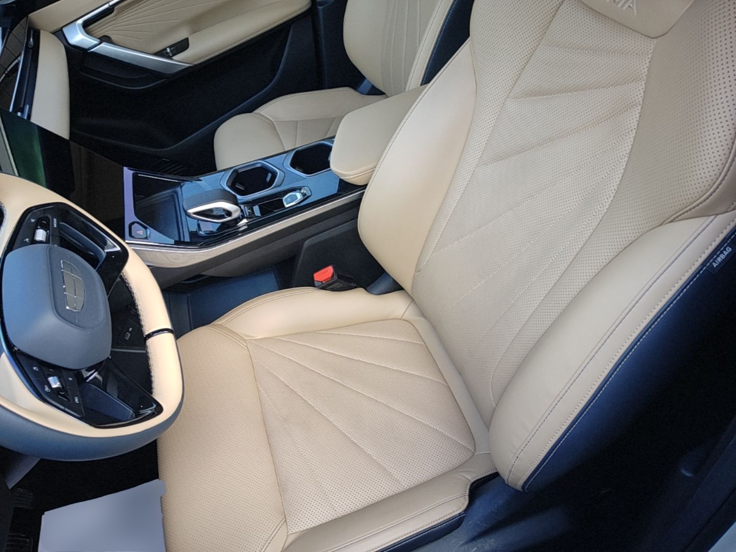 Geely Auto FX11 2023 2.0TD DCT Prestige Edition — снимка 17