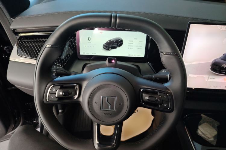 Used Zeekr 009 2024 Six-Seat Executive Version 4WD 108 kWh Steering Wheel