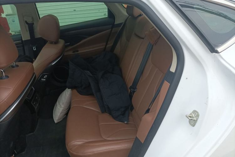 Used Geely Auto Emgrand GT 2017 1.8T Luxury Model
