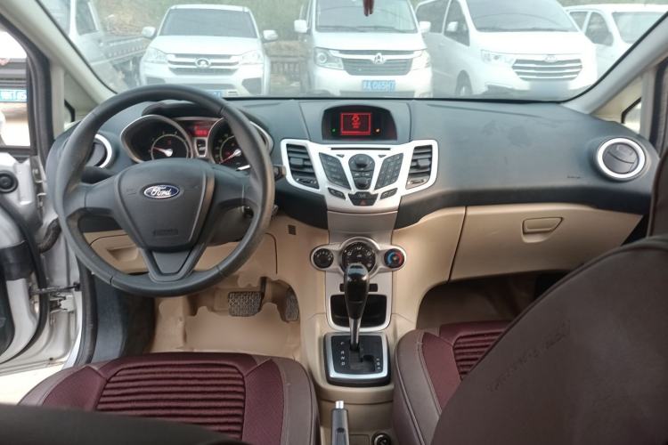 Used Ford Fiesta 2009 Sedan 1.5L Automatic Fashion Edition Center Console