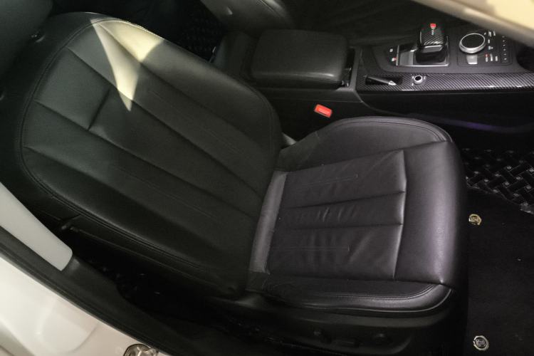 Used Audi A4L 2019 40 TFSI Fashion Edition China VI Emission Standard
