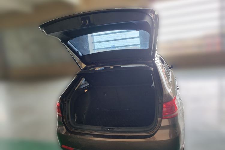 Used Volkswagen Gran Lavida 2013 1.6L Manual Comfort Model Trunk