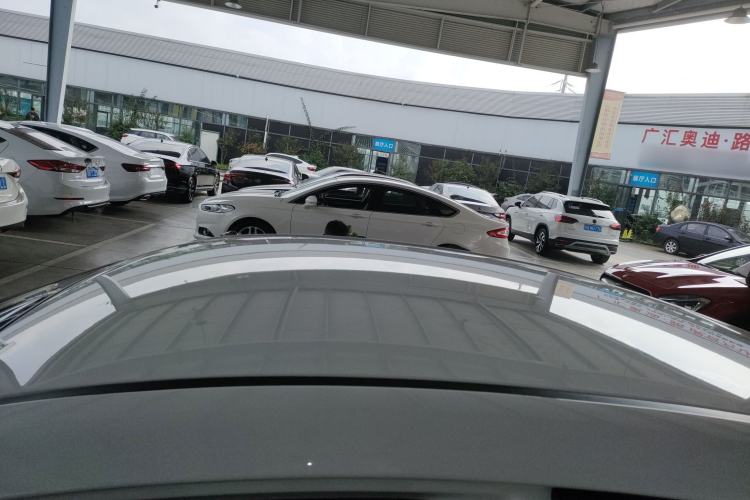 Used Hyundai Celesta 2017 1.6L Automatic Enjoyment Version GLS