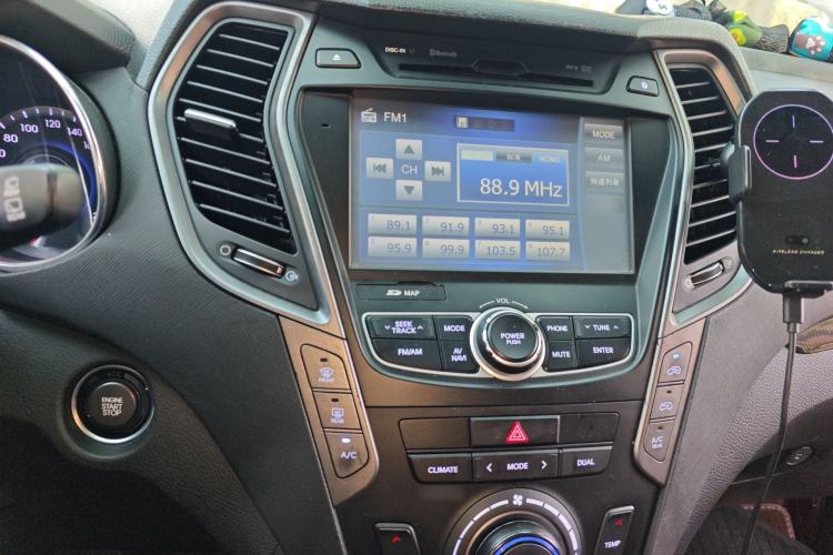 Used Hyundai Santa Fe 2013 2.0T Automatic All-Wheel Drive Top Trim