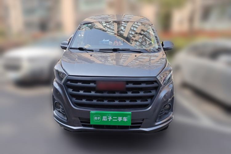 Used Jinbei Gold Hiace 2023 1.5L Passenger Van Travel Lion 5/6/7-Seater with Central Air Conditioning Front