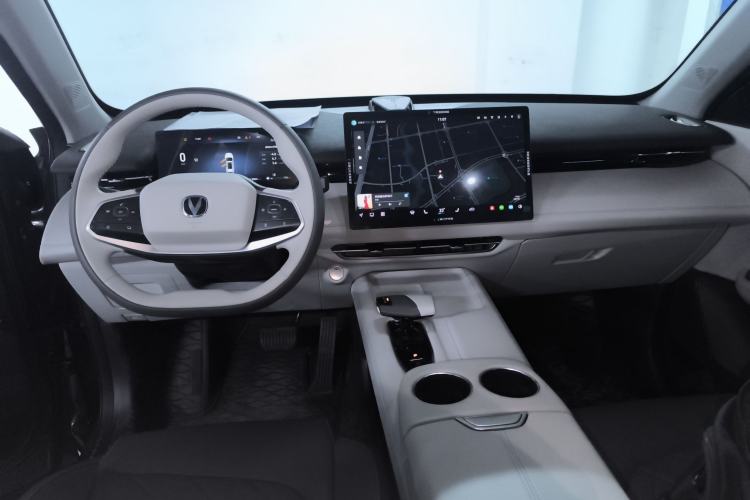 Used Changan UNI-Z New Energy 2024 Blue Whale Smart Electric iDD 125km Beyond Edition
