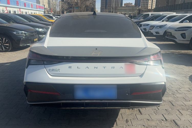 Used Hyundai Elantra 2023 1.5L CVT LUX Prestige Edition
