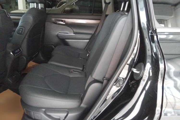 Used Toyota Highlander 2024 2.5L Smart Electric Hybrid Dual-Engine Four-Wheel Drive Prestige Version – 7 Seats