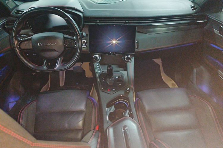 Used Lynk & Co 05 2020 2.0TD Four-Wheel Drive HypeHalo Center Console