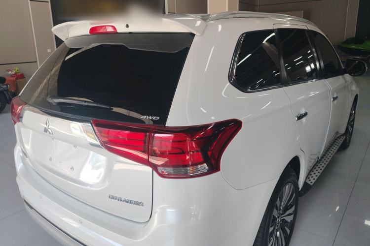 Used Mitsubishi Outlander 2021 2.4L 4x4 Zhi Xiang Edition 7 Seats