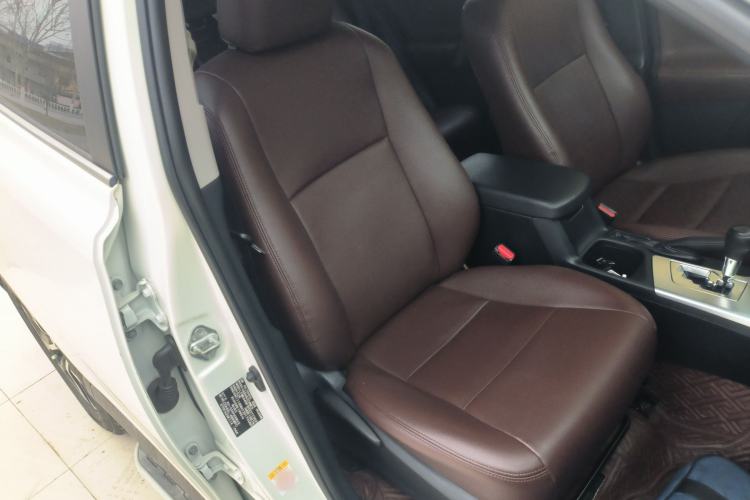 Used Toyota RAV4 2016 2.0L CVT Two-Wheel Drive Fashion Edition China V Standard