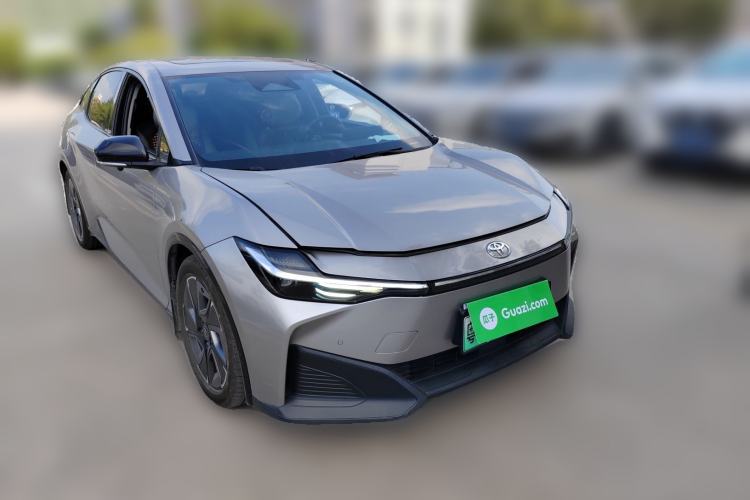 Used Toyota bZ3 2023 517 km Elite PRO Front Right 45 Deg