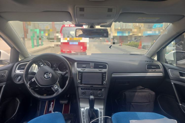 Used Volkswagen Golf 2016 230TSI Automatic Luxury Version
