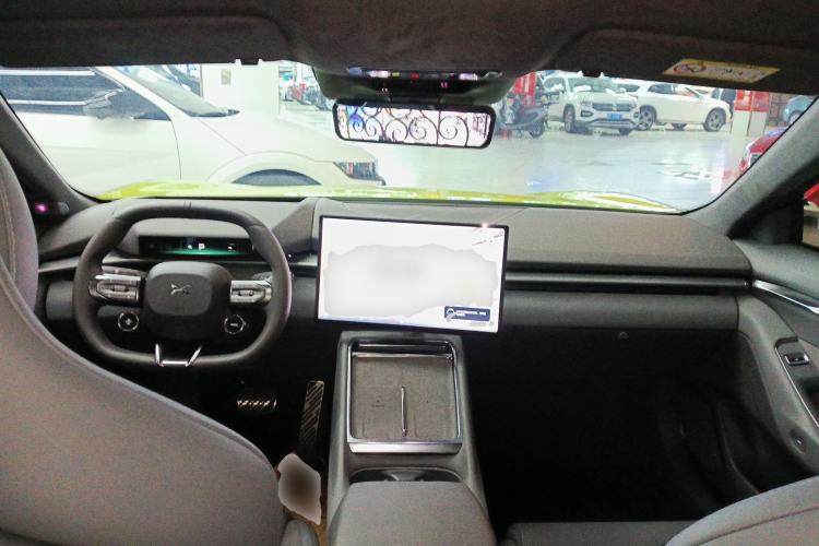 Used XPeng P7 2025 Model—702 Long Range Ultra Center Console