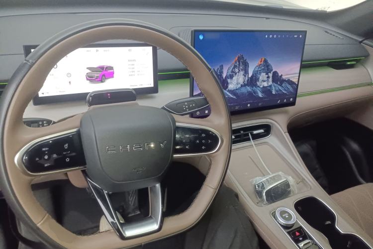 Used Chery Tiggo 8 PLUS 2025 290TGDI DCT Prestige 5-Seater Center Console