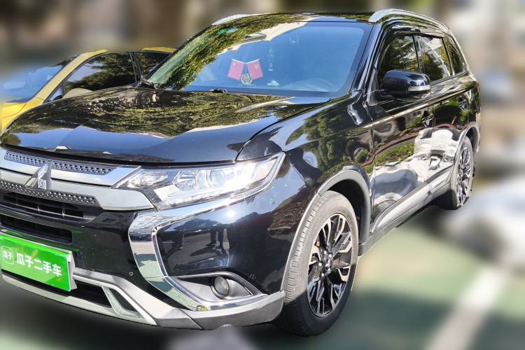 Used Mitsubishi Outlander 2019 2.0L Two-Wheel Drive Comfort Edition 5 Seats China V Standard