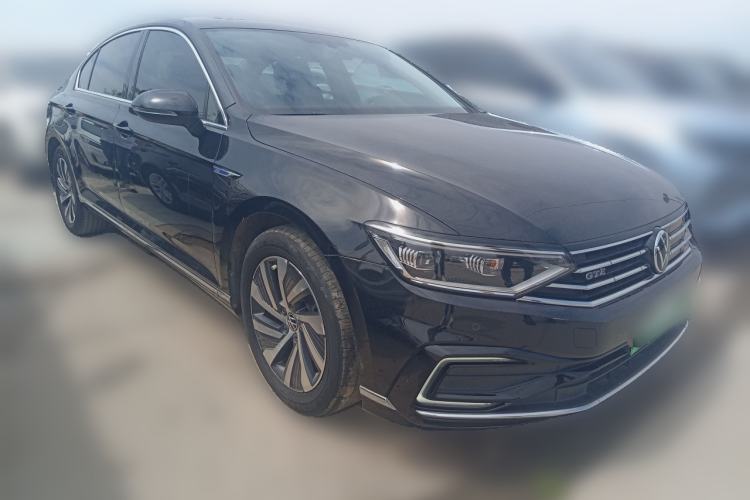 Used Volkswagen Magotan GTE Plug-in Hybrid 2020 GTE Luxury Model Front Right 45 Deg