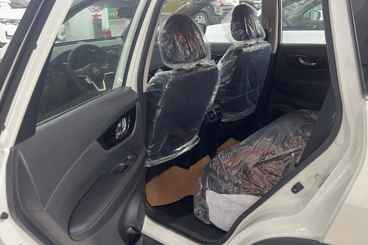 Used Nissan X-Trail 2023 Classic 2.0L Two-Wheel Drive Smart Connect Premium Edition