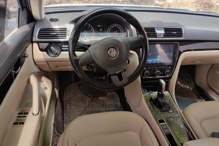 Used Volkswagen Passat 2013 1.8TSI DSG Prestige Edition Steering Wheel