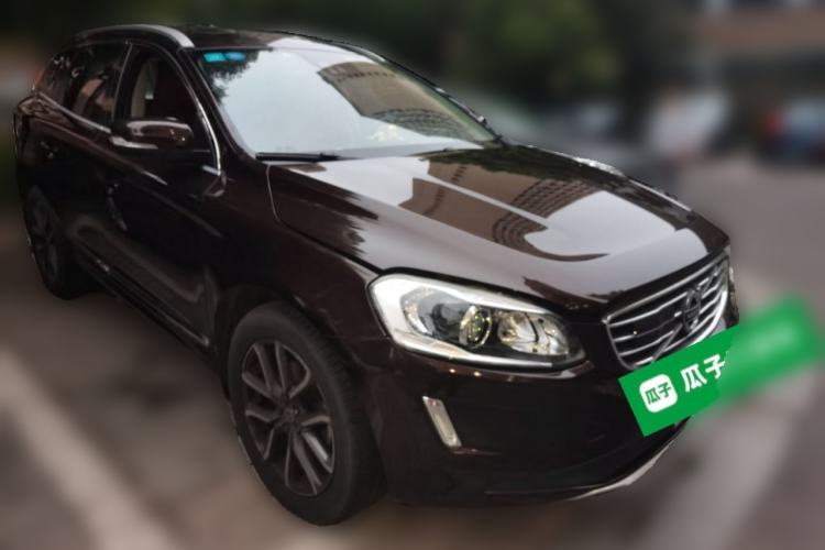 Used Volvo XC60 2017 T5 AWD Smart Upgrade Edition Front Right 45 Deg