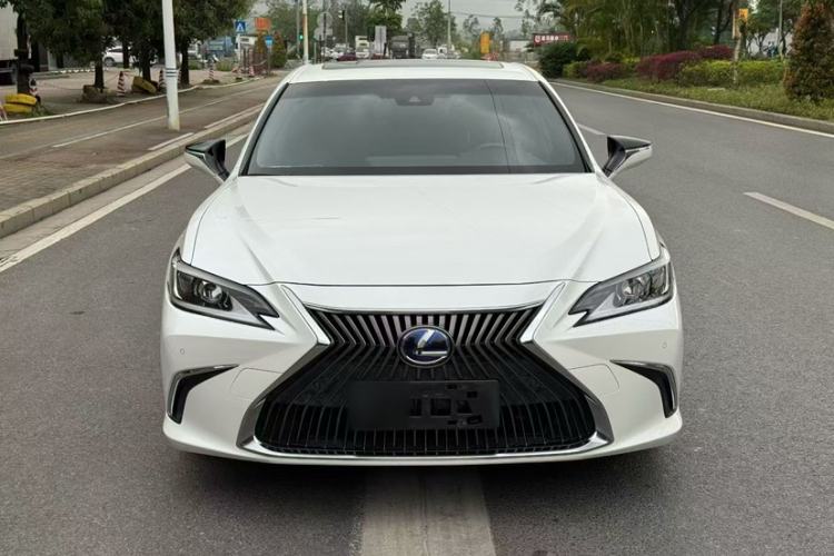 Used Lexus ES 2018 300h Premier Edition China VI Standard
