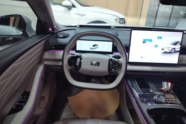 Used Geely Galaxy Galaxy 8 2025 130km EM-P Starship Edition
