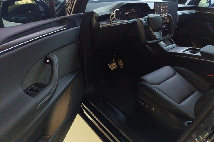 Used Tesla Model X 2023 Dual-Motor All-Wheel-Drive Version