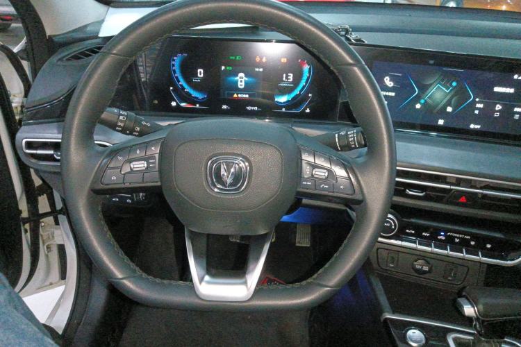 Used CHANGAN Eado 2021 PLUS Blue Whale NE 1.4T GDI DCT Prestige Model Steering Wheel