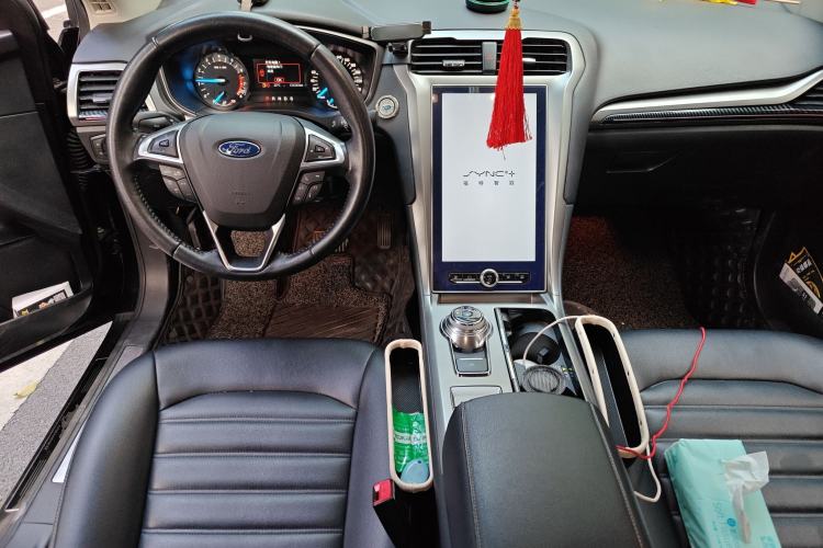 Used Ford Mondeo 2020 EcoBoost 180 Stylish Model Center Console