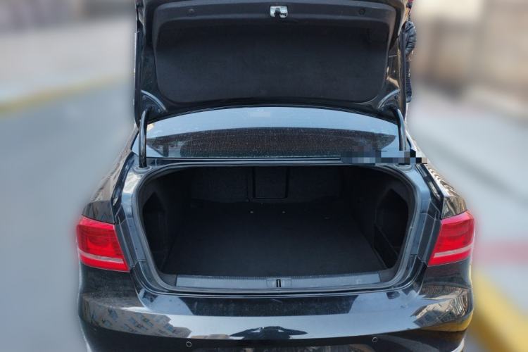 Used Volkswagen Magotan 2013 1.8TSI Luxury Model Trunk