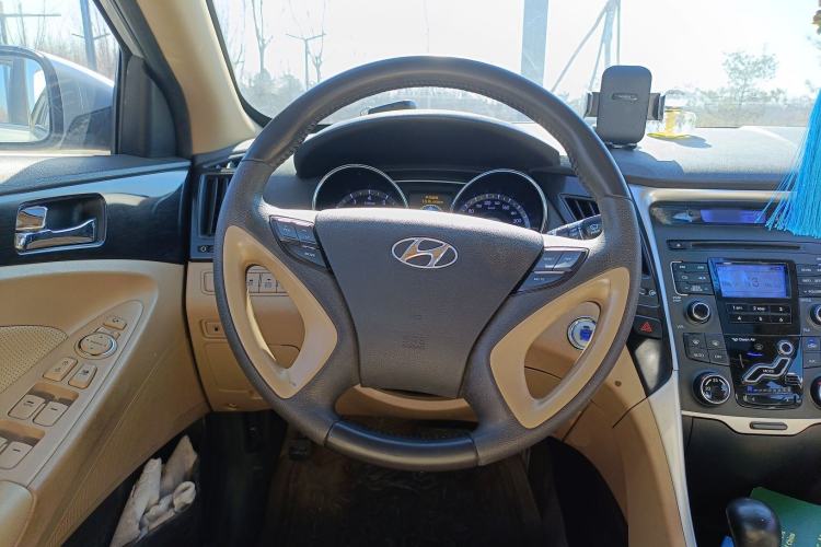 Used Hyundai Sonata 2011 2.0L Automatic Luxury Edition
