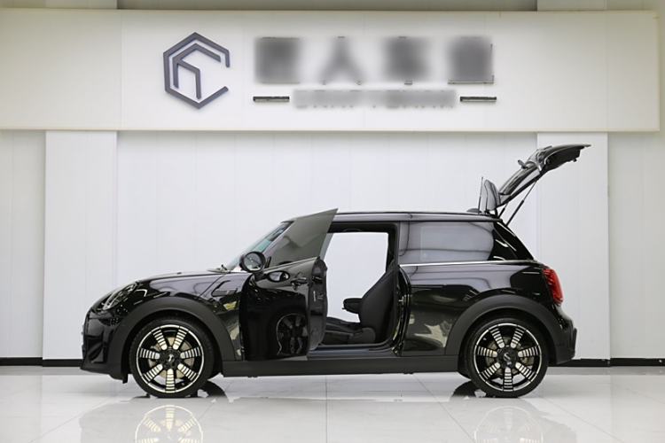 Used MINI 2023 Updated 2.0T COOPER S Artist