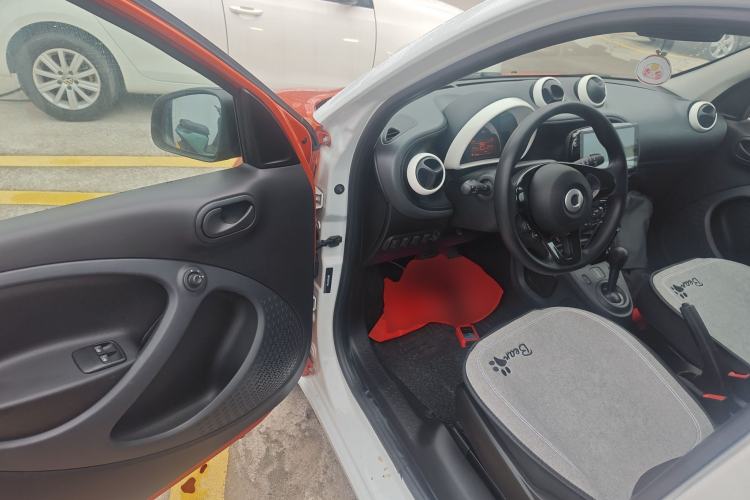 Used smart forfour 2018 1.0L 52 kW Dynamic Edition
