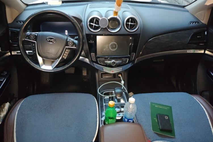 Used BYD Tang New Energy 2015 2.0T Four-Wheel-Drive Flagship Model
