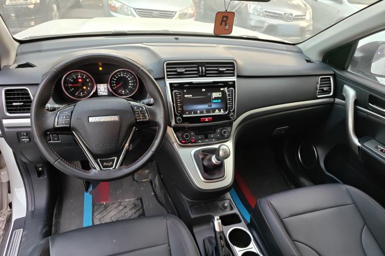 Used Haval M6 2018 1.5T Manual Two-Wheel Drive Elite Model Center Console