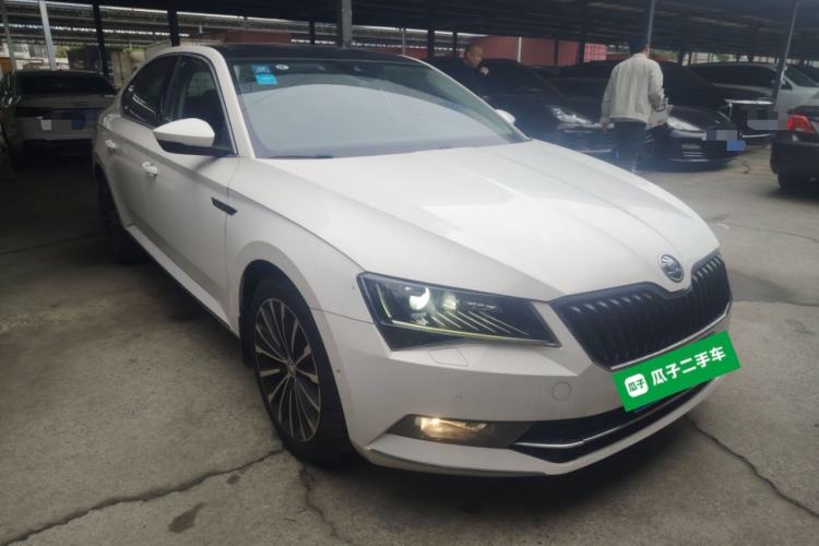 Used Skoda Superb 2016 TSI330 DSG Smart Drive Edition Front Right 45 Deg