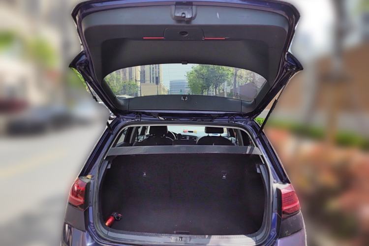 Used Volkswagen Golf 2018 230TSI Automatic Luxury Version Trunk