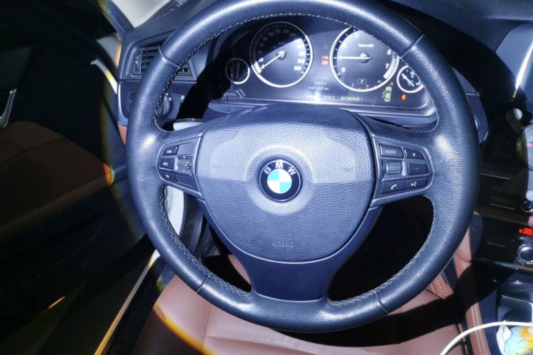 Used BMW 5 Series 2014 520Li Elegant Model
