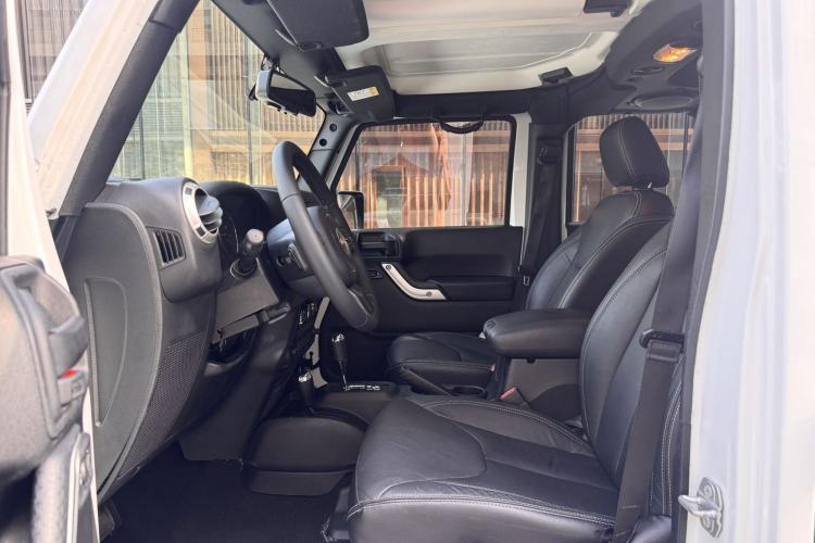 Used Jeep Wrangler 2015 3.0L Sahara Four-Door Comfort Edition