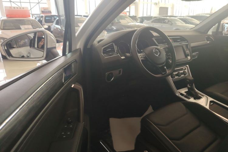 Used Volkswagen Tiguan L 2017 330TSI Automatic Two-Wheel Drive Flagship Edition