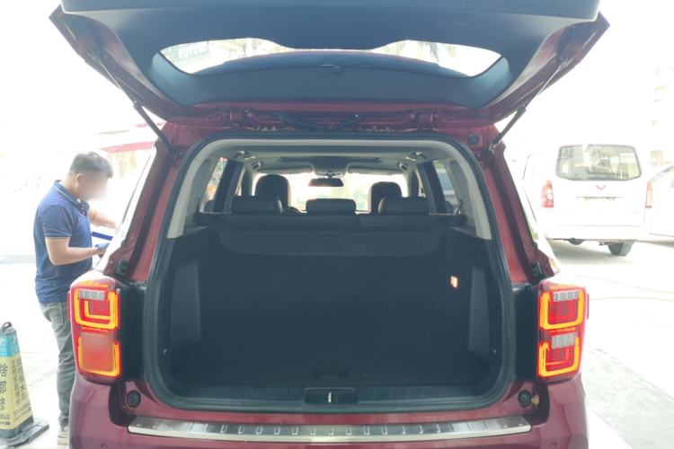 Used GAC Trumpchi GS7 2017 280T Two-Wheel Drive Luxury Model Trunk