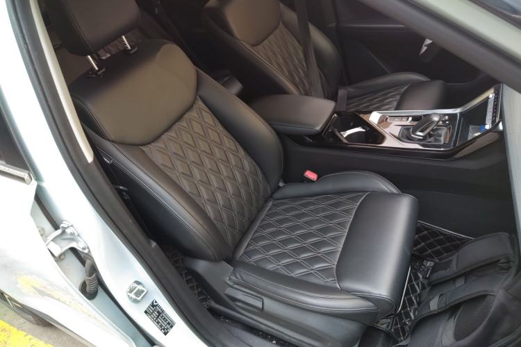 Used Wuling Asta 2022 2.0L DHT Electric-Speed Version
