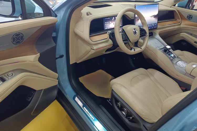 Used Denza N7 2025 630 All-Wheel Drive Intelligent Driving Dual-Laser Flagship Edition Driver Seat