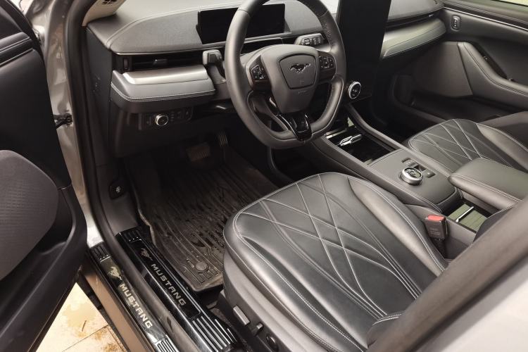 Used Ford Mustang Mach-E 2021 Leap Edition Rear-Drive Version (Standard Range) Driver Seat