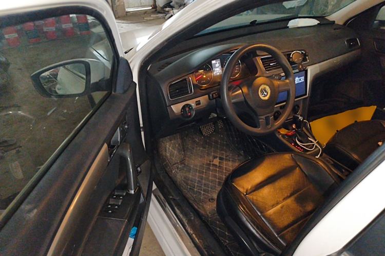 Used Volkswagen Lavida 2013 Restyled Classic 1.6L Automatic Comfort Edition Driver Seat