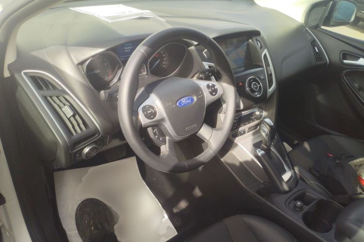 Used Ford Focus 2012 Hatchback 2.0L Automatic Luxury Sport Model
